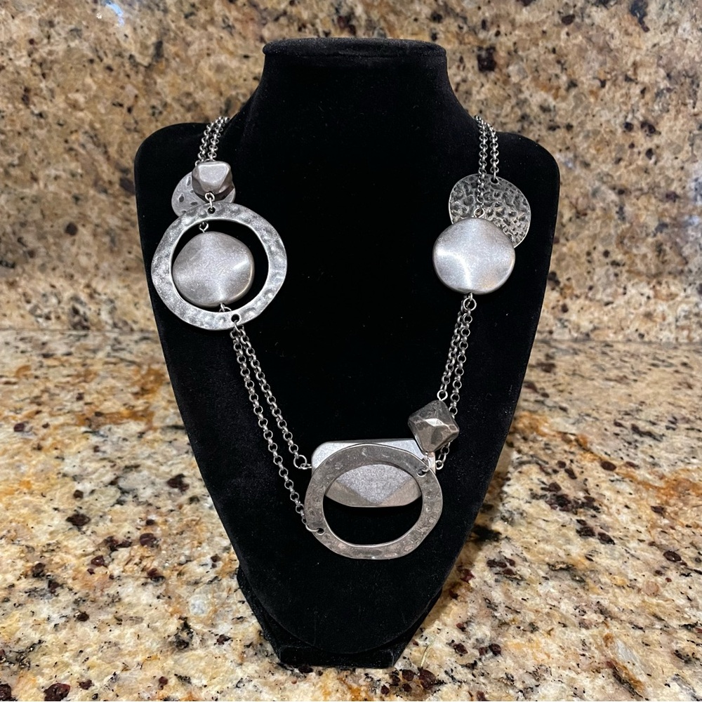 Hammered open circle necklace